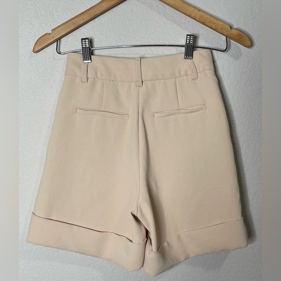 ARITZIA NWT Wilfred Labyrinth Trouser Short Size 00 in Flax Beige - Picture 2 of 8